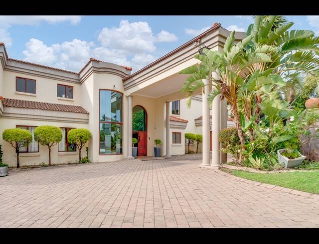 6 BEDROOM HOUSE FOR SALE IN WOODMEAD